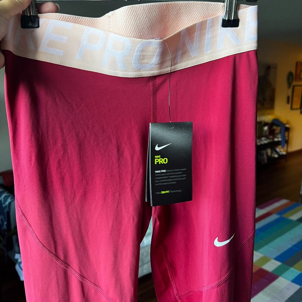 NWT Nike Pro Womens Leggings Pink Size Medium